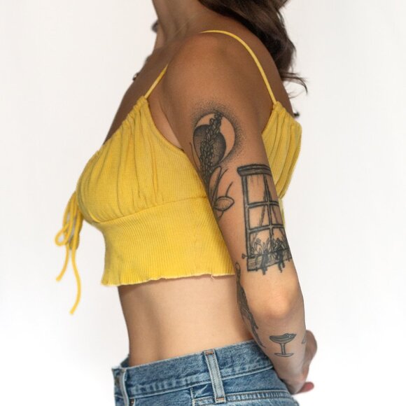 Princess Polly • Crop Top • US 6 • Yellow - Picture 3 of 17